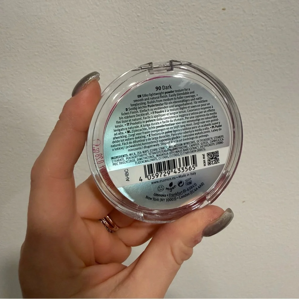 Essence Keep Me Covered Powder Longwear in 90 Dark
